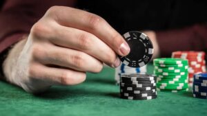 Thùng phá sảnh poker là gì? Cách dùng tay bài poker mạnh nhất 17 Khi có bài chờ, bạn cần chủ động tố để có được thùng phá sảnh poker